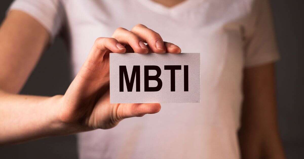 Myers Brigges Type Indicator (MBTI) Là Gì? Tìm Hiểu Về Trắc Nghiệm MBTI Để Hiểu Bản Thân Hơn